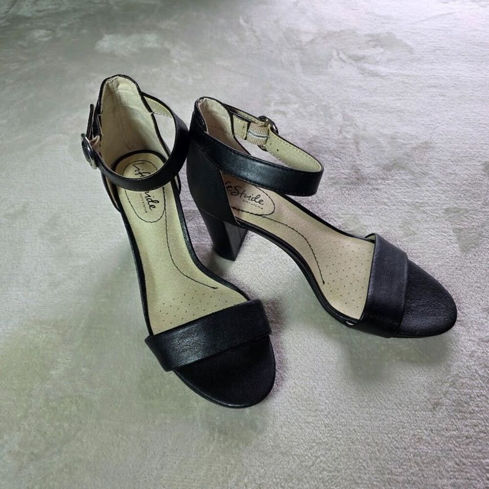 Life Stride Soft System Women SZ 8.5 WIDE Black Buckle Ankle Strap Block Heels